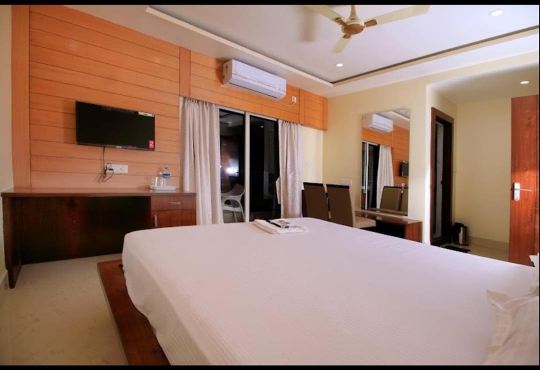 Prince Palace Jhargram Luaran gambar