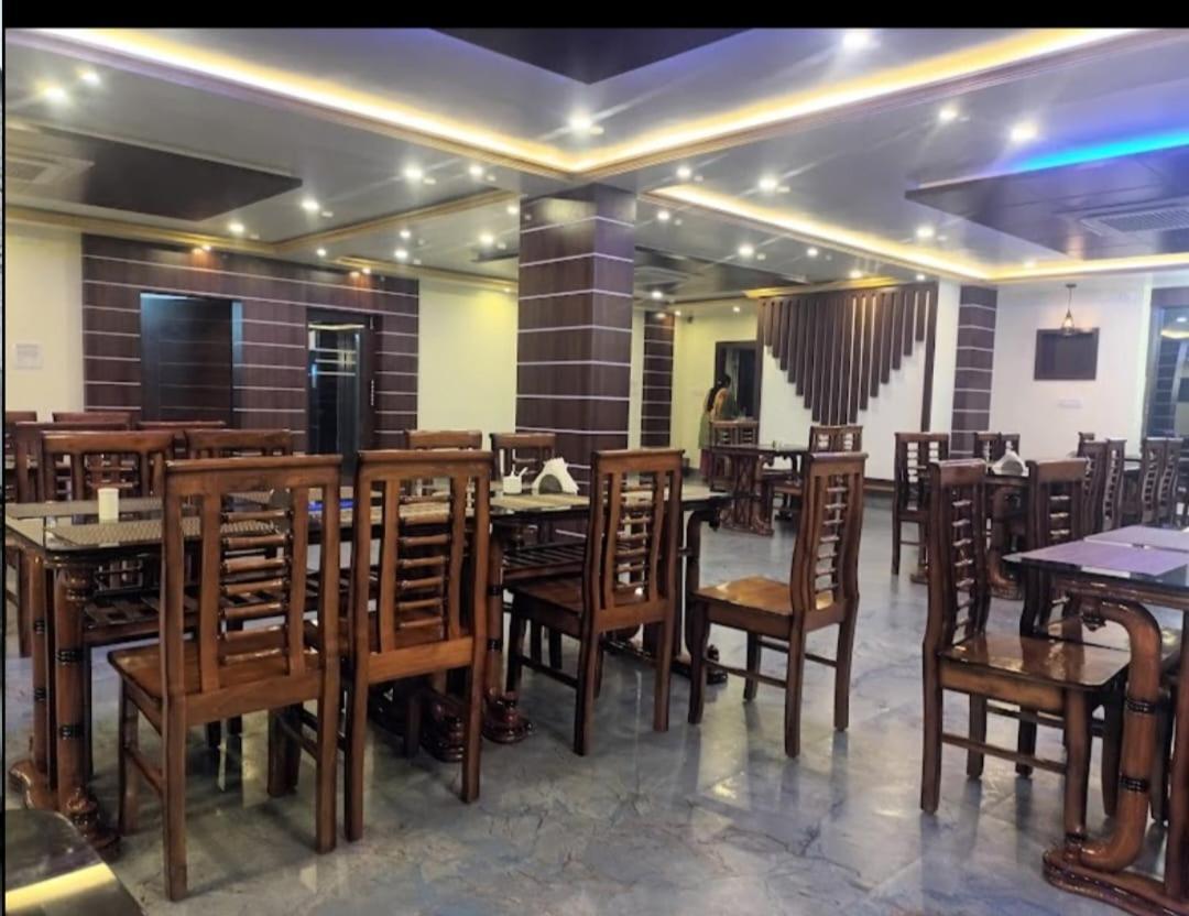 Prince Palace Jhargram Luaran gambar